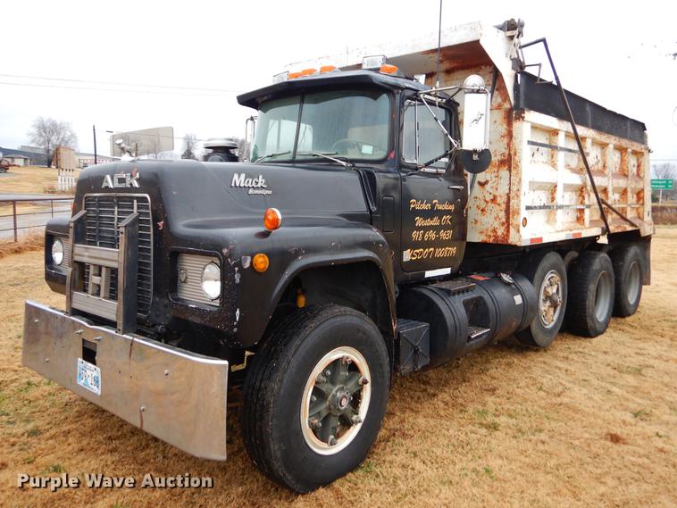 1985 Mack R686ST dump truck - ER9351