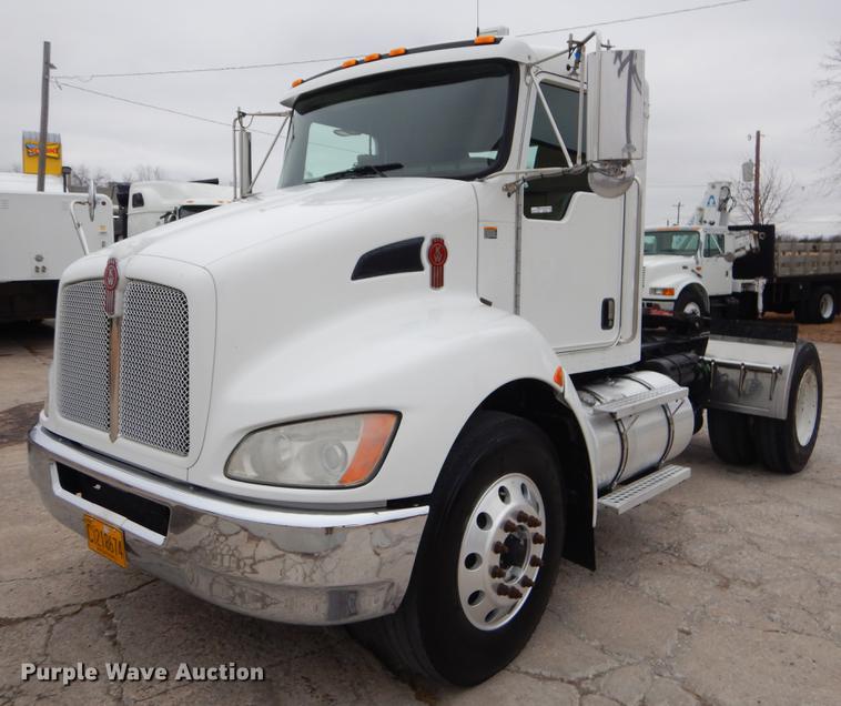 2009 Kenworth T370 semi truck - ER9297