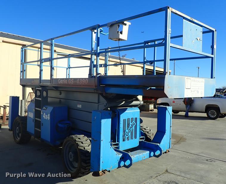 2003 Genie GS-4390 scissor lift - DG2918