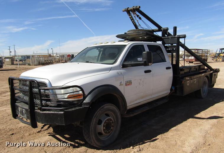 2011 Dodge Ram 5500 Crew Cab flatbed truck - DB6921