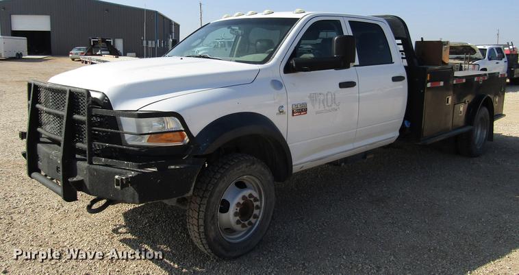 2012 Dodge Ram 5500 Crew Cab flatbed truck - DB6940