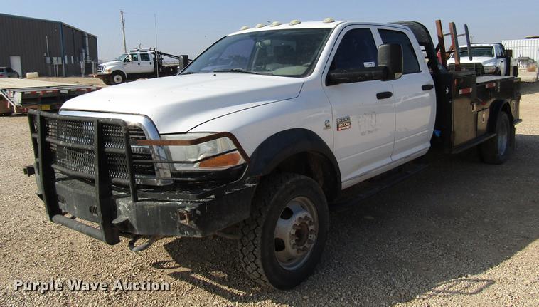 2011 Dodge Ram 5500 Crew Cab flatbed truck - DB6941