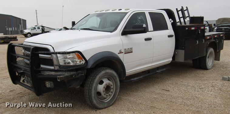 2014 Dodge Ram 5500 Crew Cab flatbed truck - DB6942