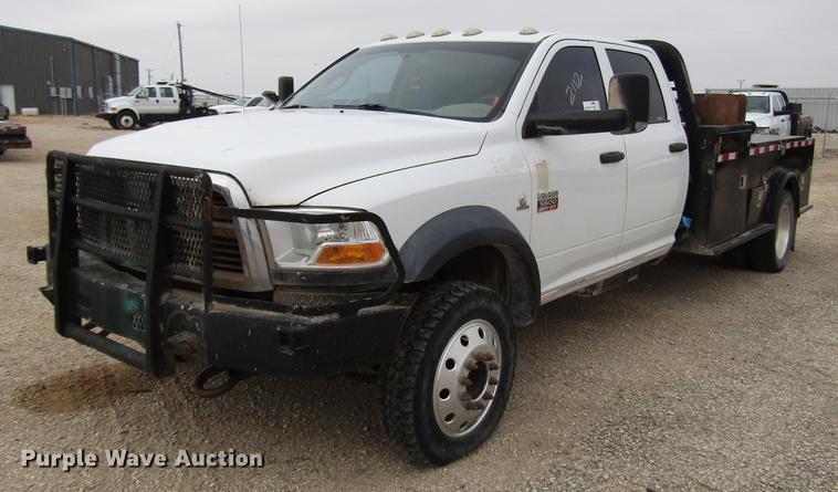 2011 Dodge Ram 5500 Crew Cab flatbed truck - DB6944
