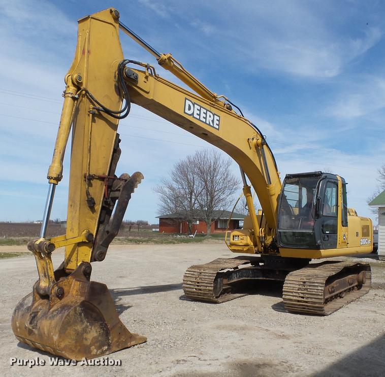 2005 John Deere 200C LC excavator - CD9584