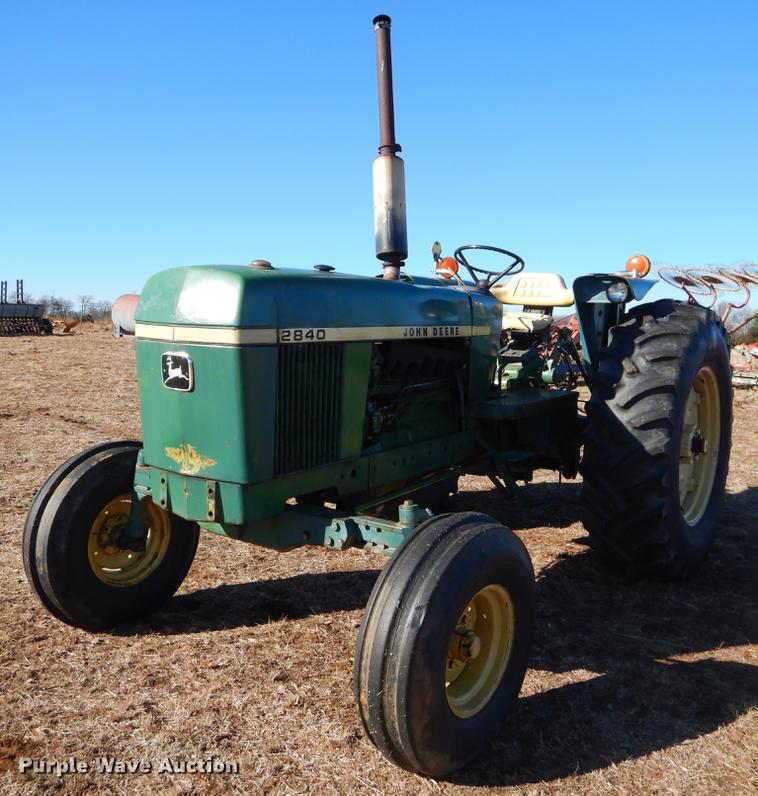 John Deere 2840 tractor - EZ9810