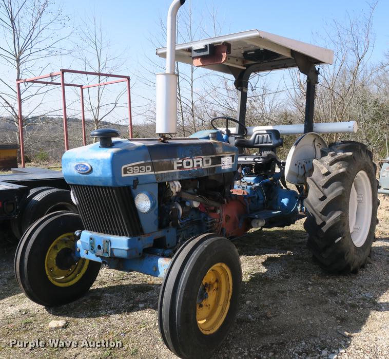 Ford 3930 tractor - DB8860