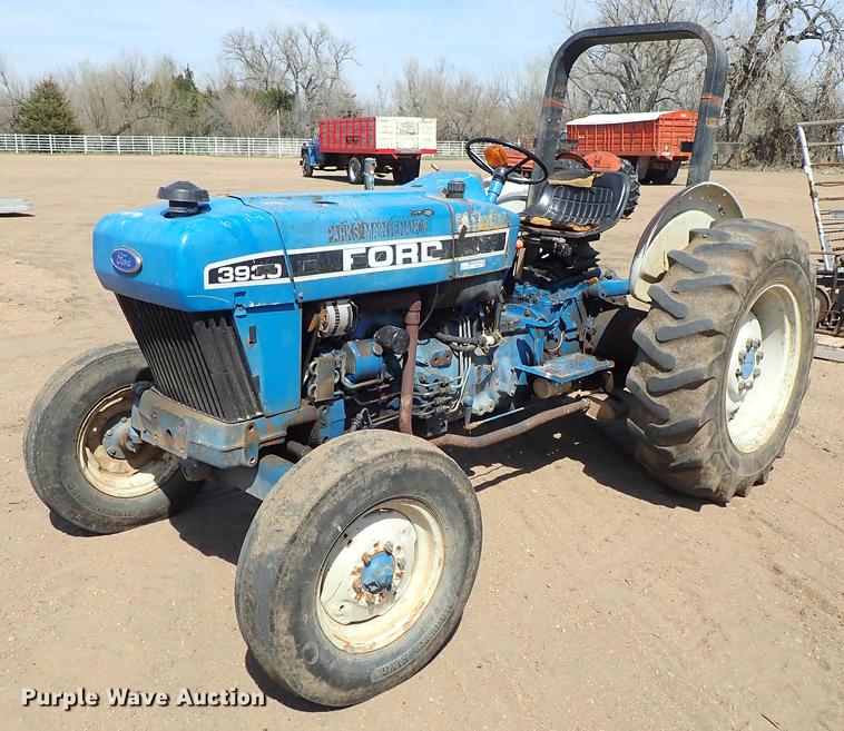 Ford 3930 tractor - FN9831