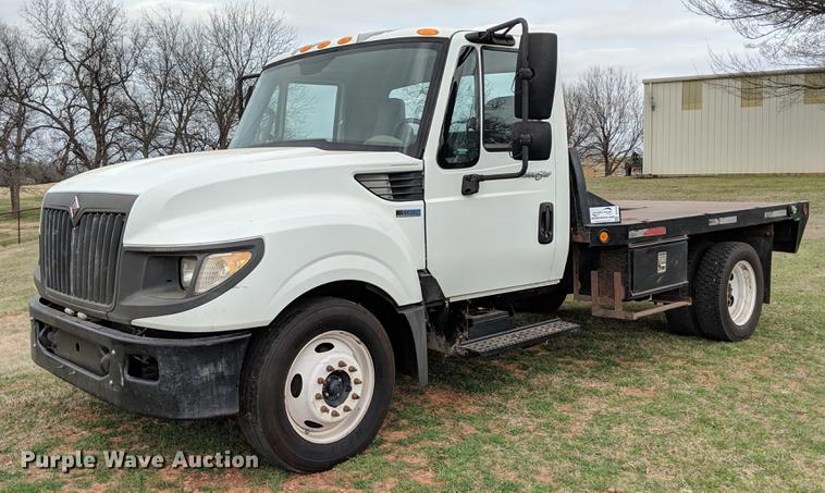 2013 International TerraStar flatbed truck - DG3406