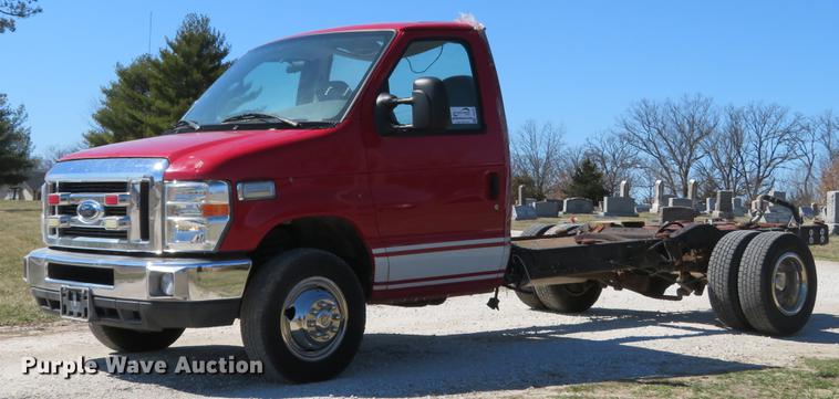 2008 Ford E450 cab and chassis - DG3931