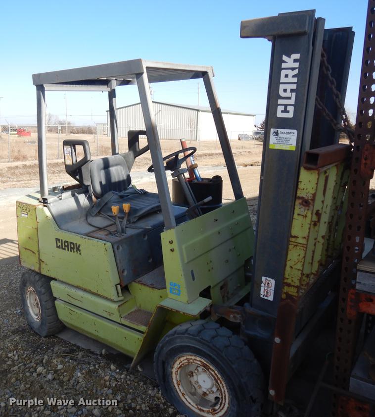 Clark GPS20MB forklift - DD3623