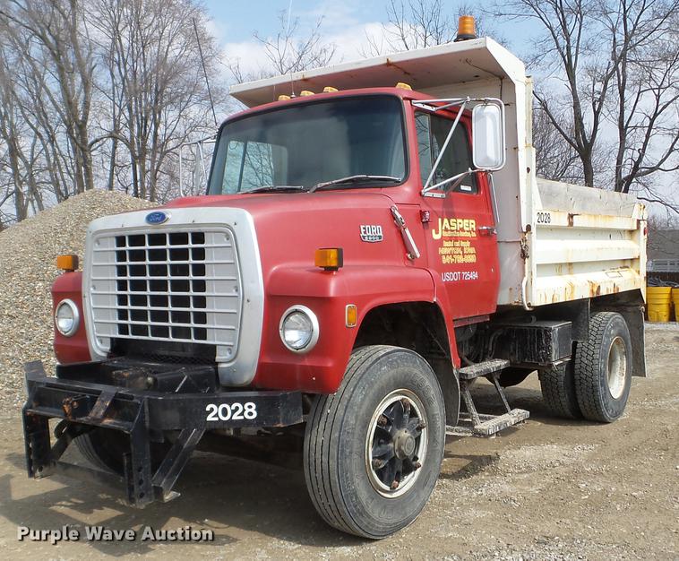 1984 Ford 8000 dump truck - EJ9067