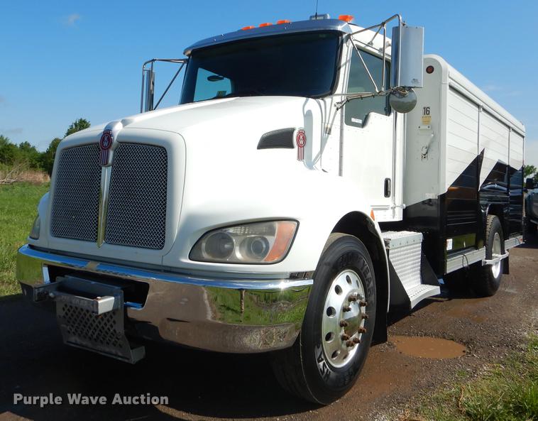 2009 Kenworth T370 delivery truck - FH9390