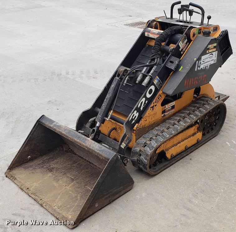 Boxer 320 compact utility loader - DF3478