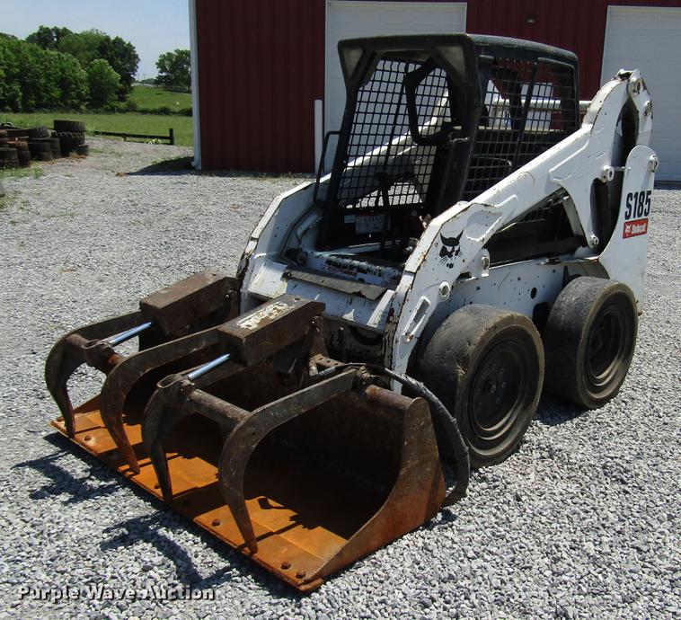 2012 Bobcat S185 skid steer - FJ9682