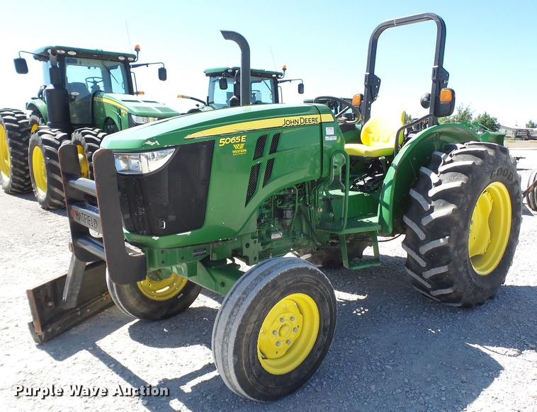 2015 John Deere 5065E tractor - FS9546
