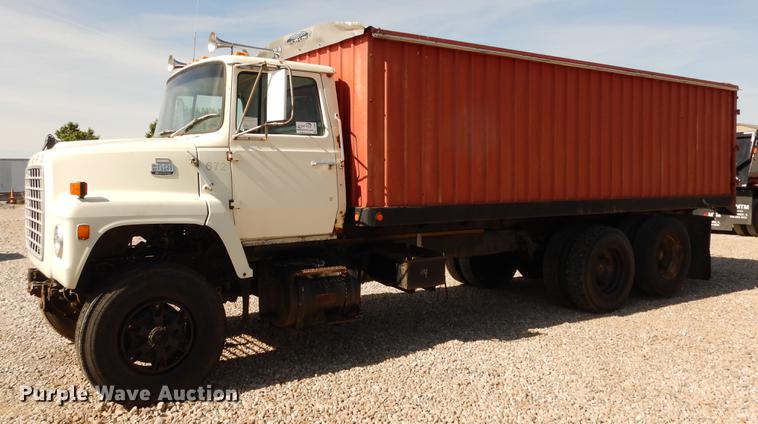 1982 Ford LN8000 grain truck - DC8694