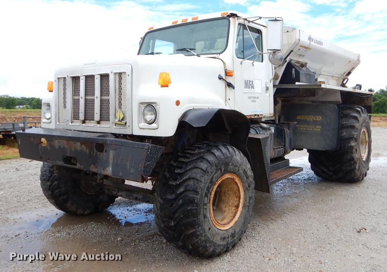 1997 International 2554 applicator truck - ED9317