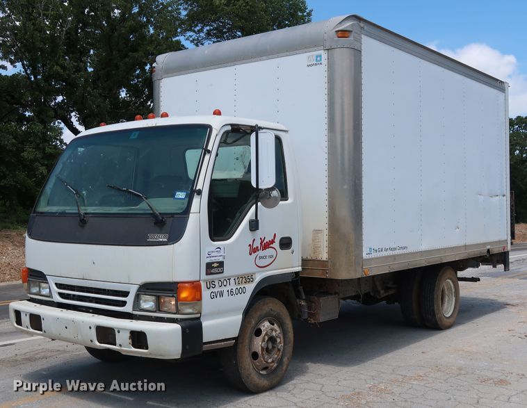 2004 Chevrolet W4500 box truck - DG4032