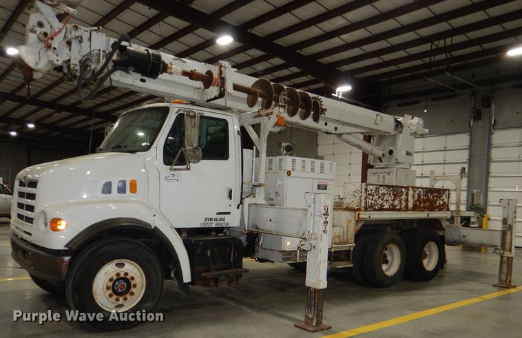 2000 Sterling LT7500 digger derrick truck - DG4770