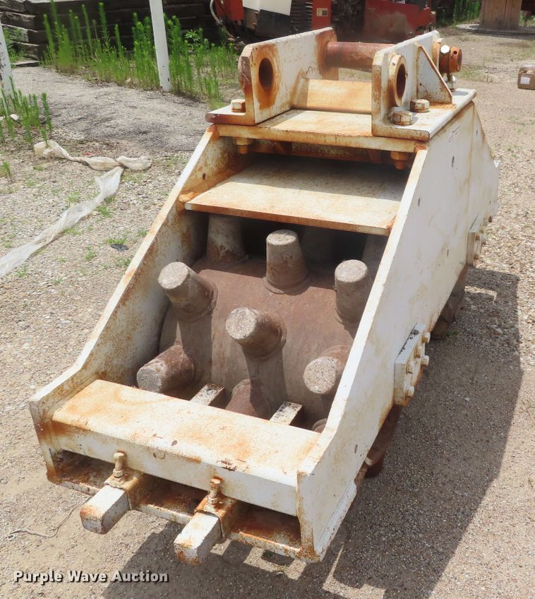 Excavator trench compactor - DW9301