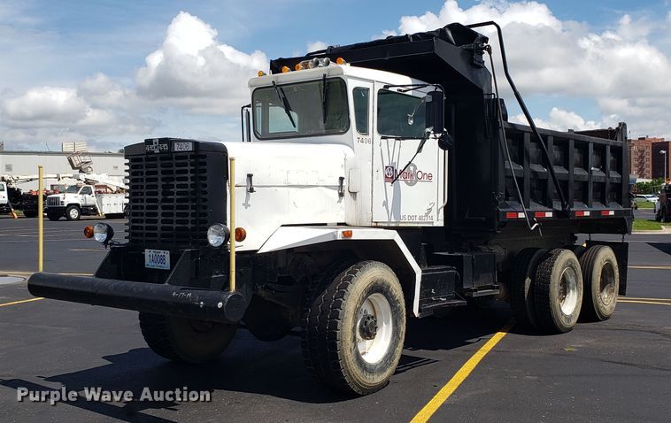 1974 Oshkosh F2338-1D3 dump truck - EU9873