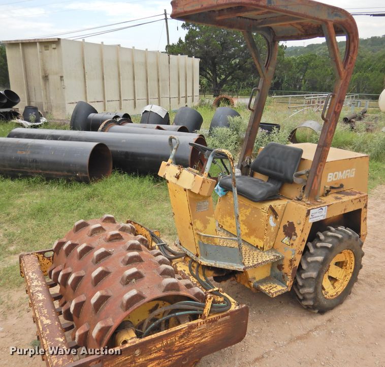 Bomag BW122BD vibratory single drum roller - DF2565