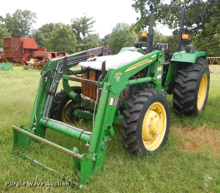 2011 John Deere 5065E tractor - ED9467