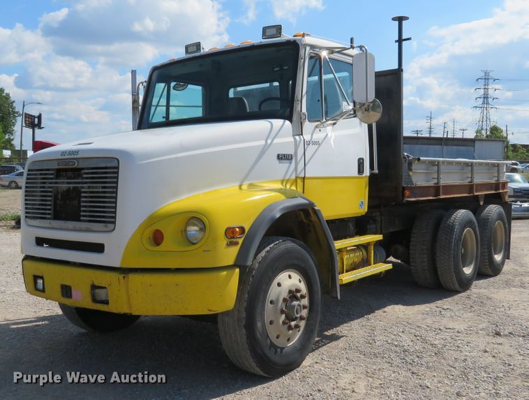 1998 Freightliner FL112 flatbed truck - DE8215