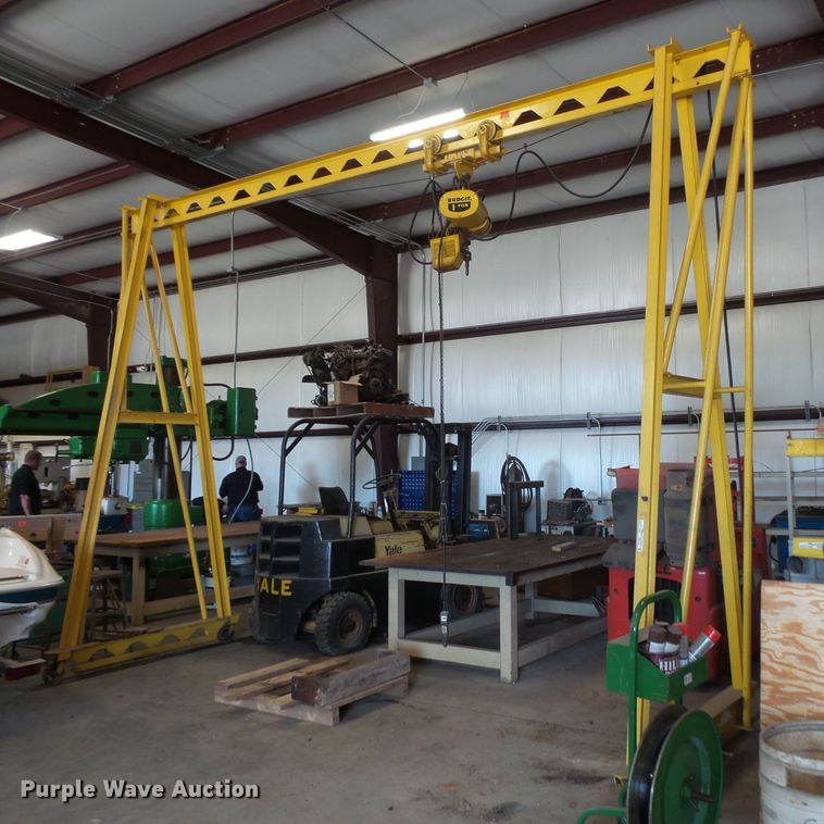 A-frame chain hoist - FM9568