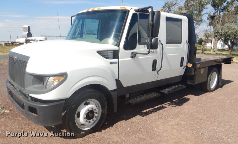2012 International TerraStar Crew Cab flatbed truck - FY9686