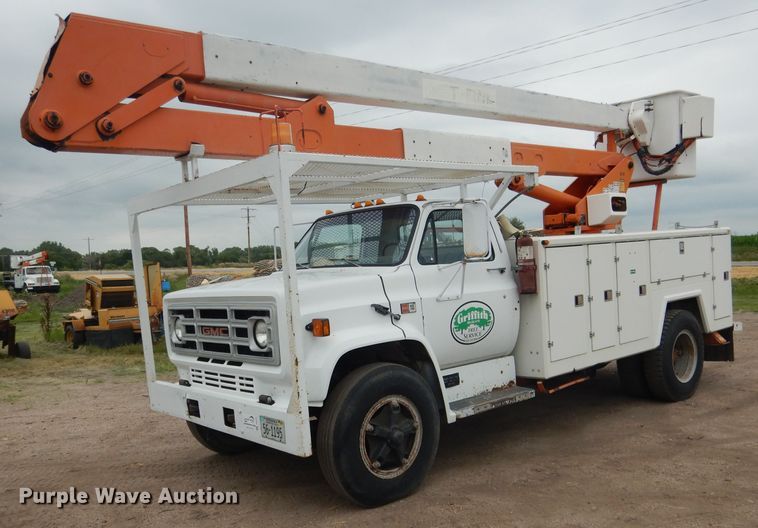 1990 GMC C6500 bucket truck - DG5816