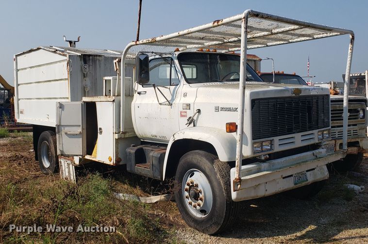 1990 Chevrolet Kodiak chipper truck - DH2798