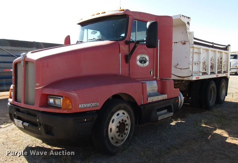 1992 Kenworth T600 dump truck - DG1395