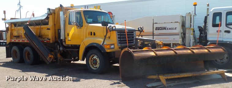 2001 Sterling LT9511 dump truck - EF9544