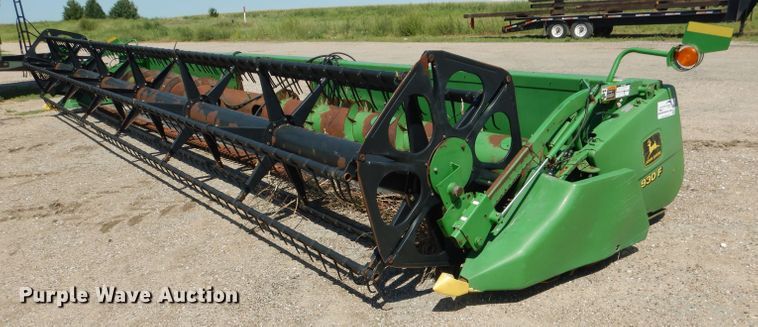 2001 John Deere 930F flex head - DG5826
