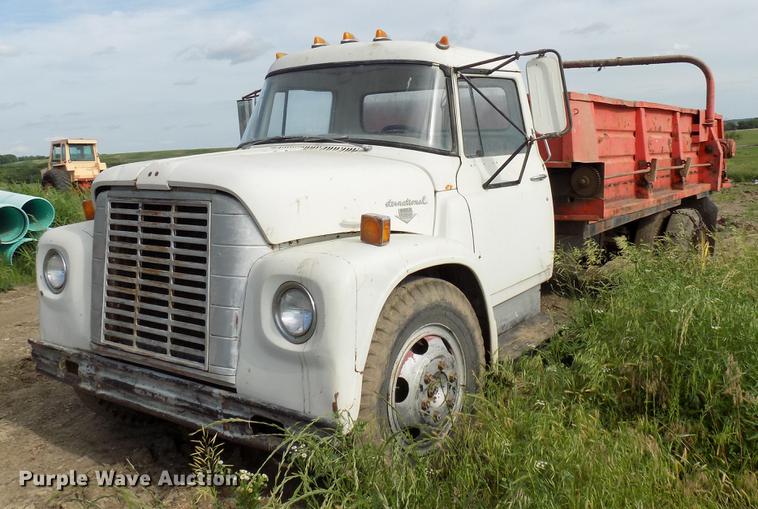 1968 International Loadstar 1600 manure spreader truck - FJ9302