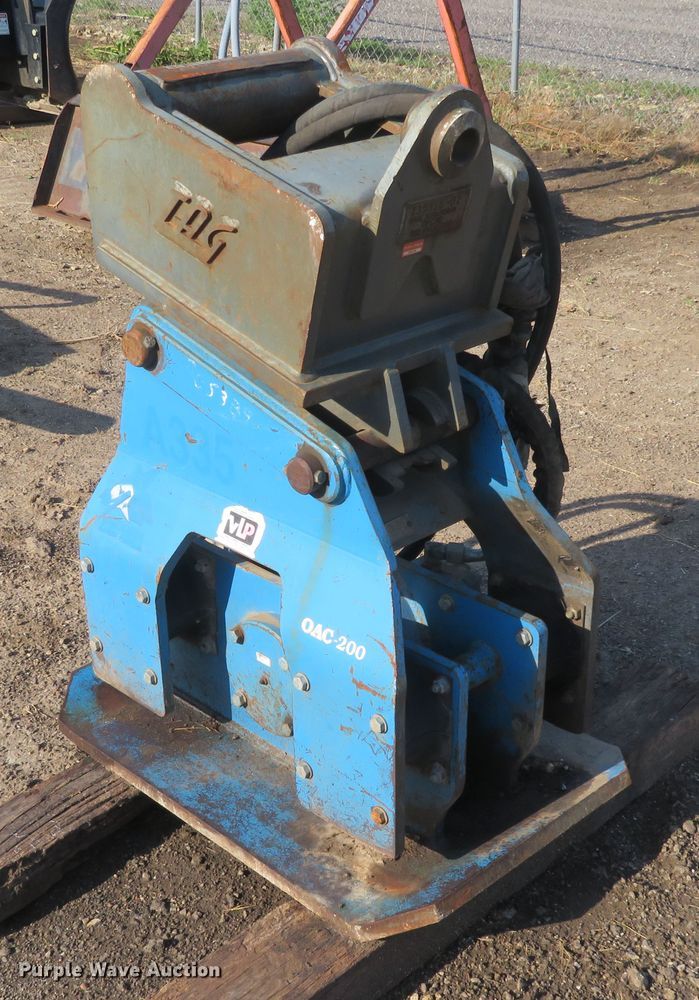 Okada OAC-200 plate compactor - FV9081