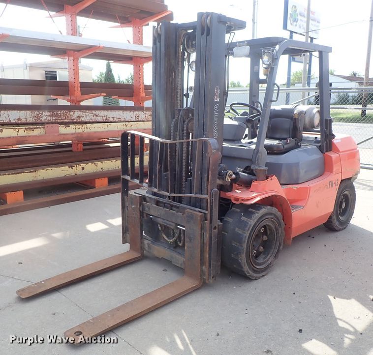 Toyota 7FGU35 forklift - GB9374