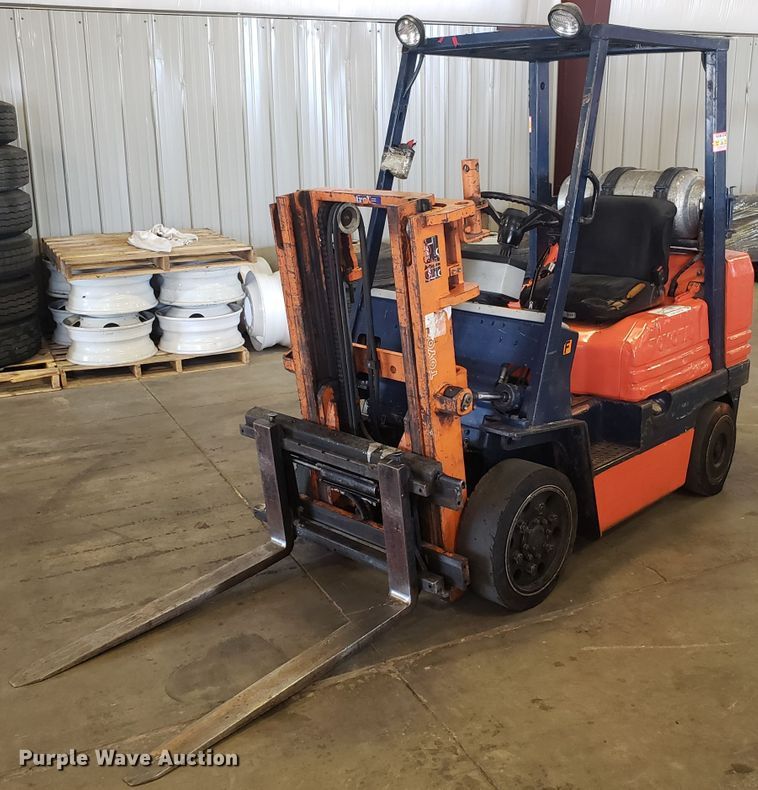 Toyota 5FGC25 forklift - DH2838