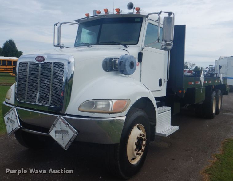 2008 Peterbilt 340 flatbed truck - FT9496