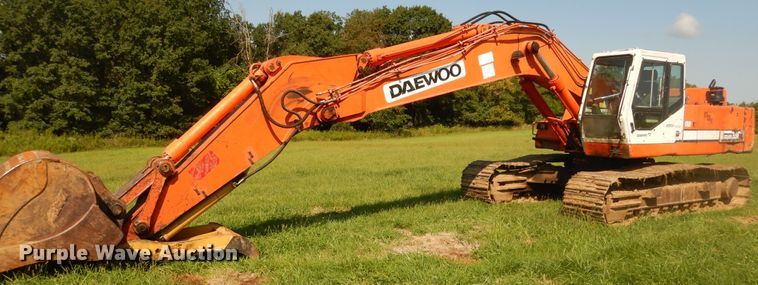 1998 Daewoo Solar 330-III excavator - DC8681
