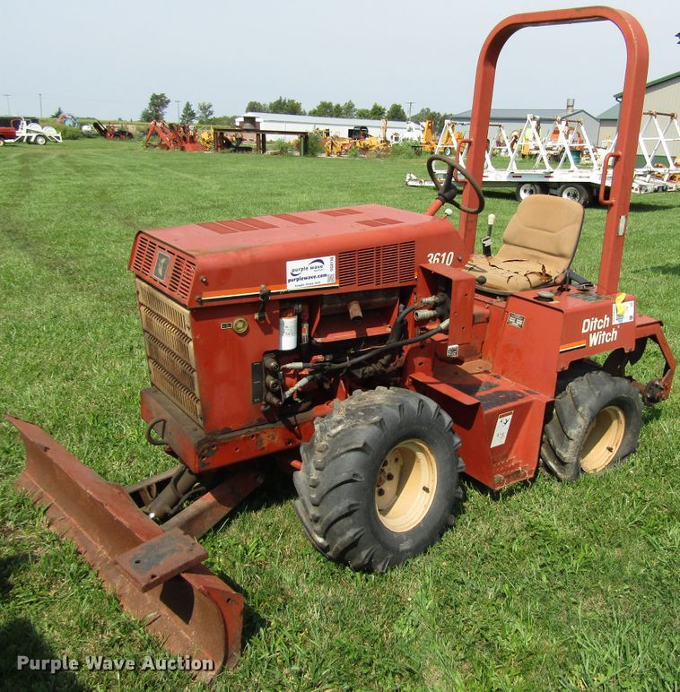 1999 Ditch Witch 3610 trencher - DG8136
