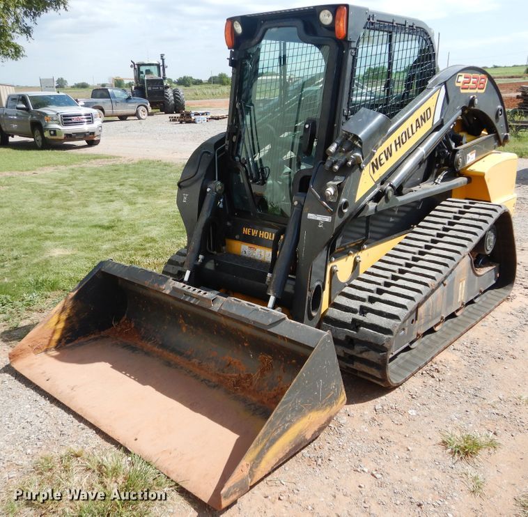 2014 New Holland C238 skid steer - FI9982