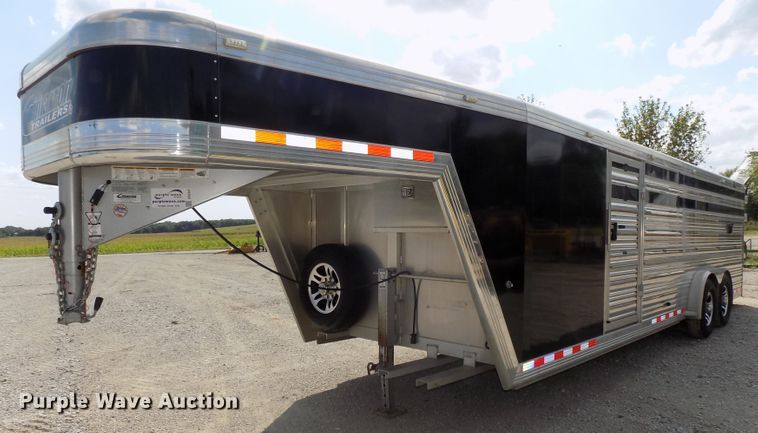 2014 Cimarron Showstar livestock trailer - DG2447