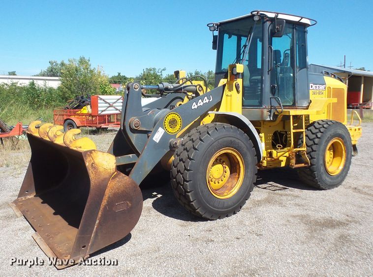 2005 John Deere 444J wheel loader - DI2520