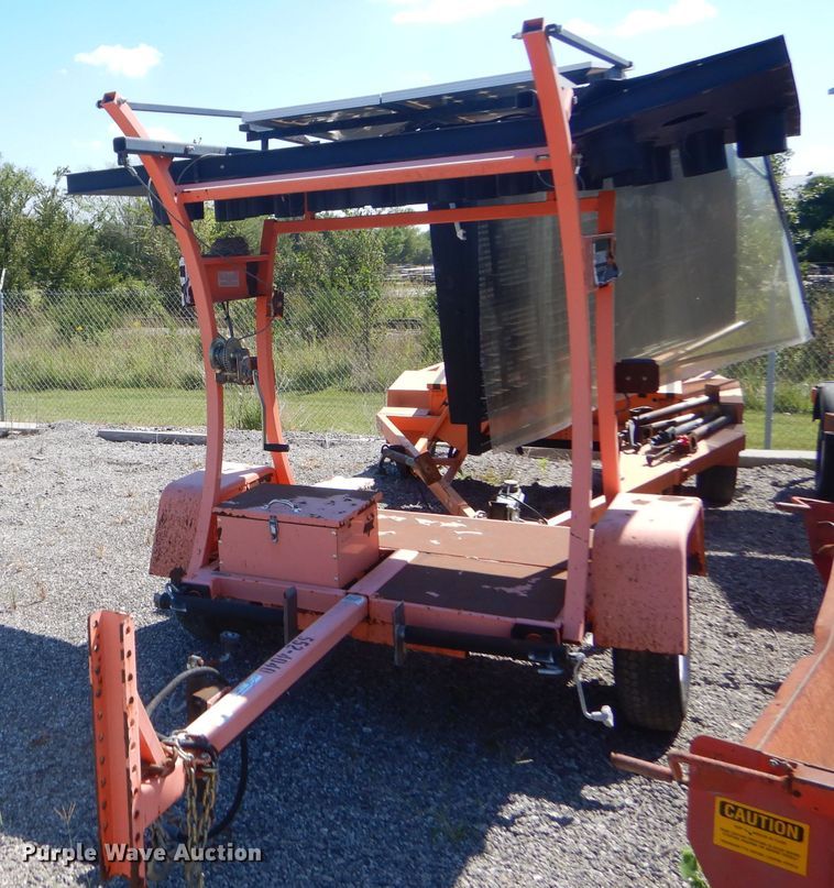 2010 National Signal Aero-Lite arrow board trailer - FC9950