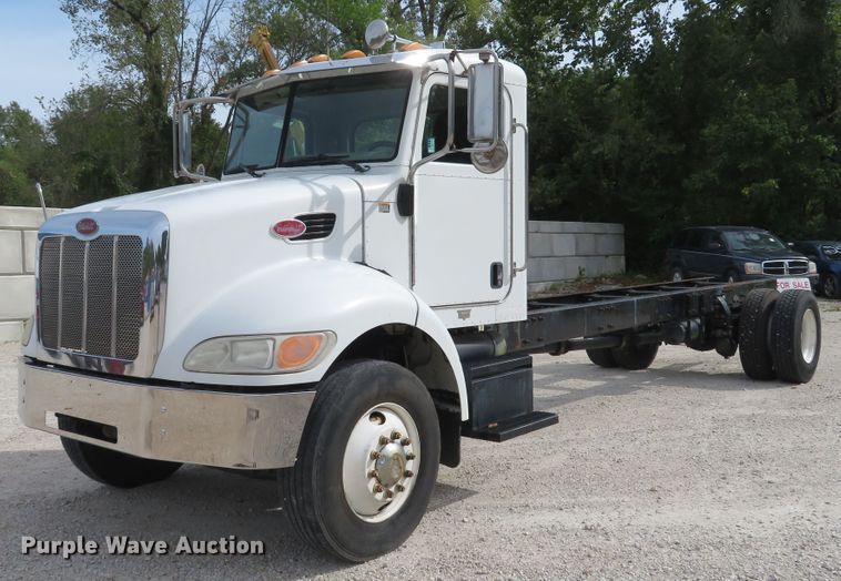 2006 Peterbilt 335 truck cab and chassis - DH1593