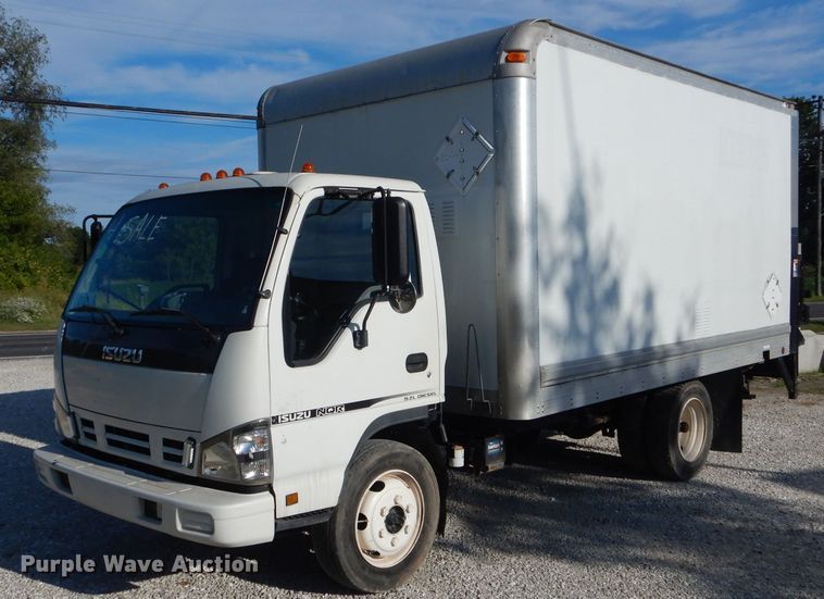 2007 Isuzu NQR box truck - DH6154