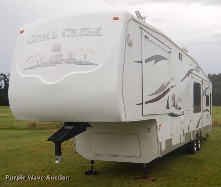 2004 Cedar Creek 37RDQS camper - DI2269